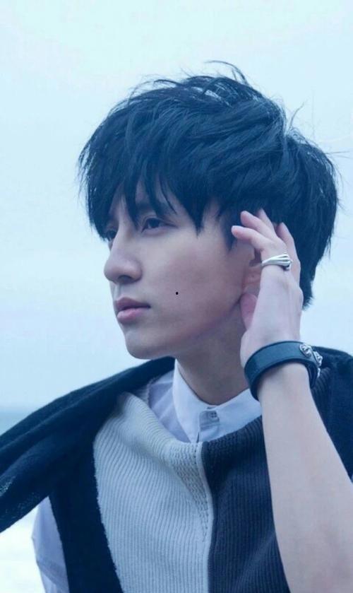 娱乐八卦爆料薛之谦,揭秘歌手背后的故事  第3张